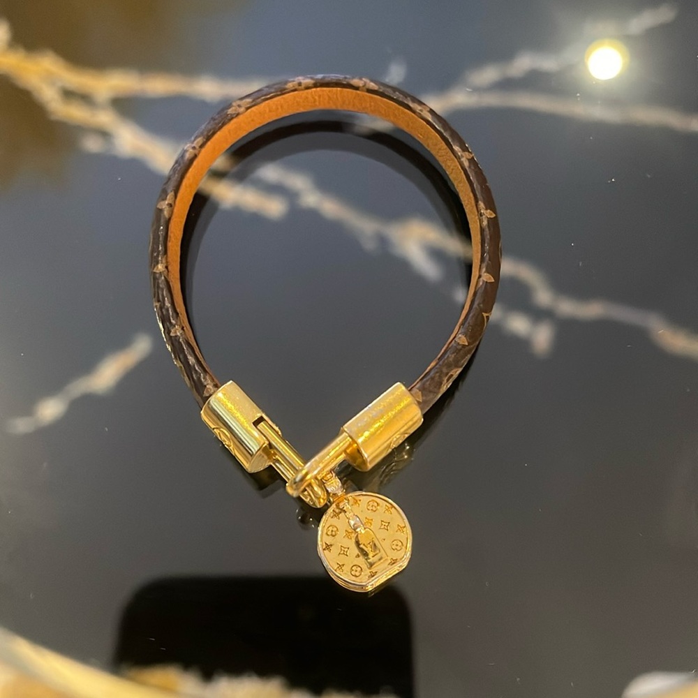 LV Tribute Bracelet (17) Authentic